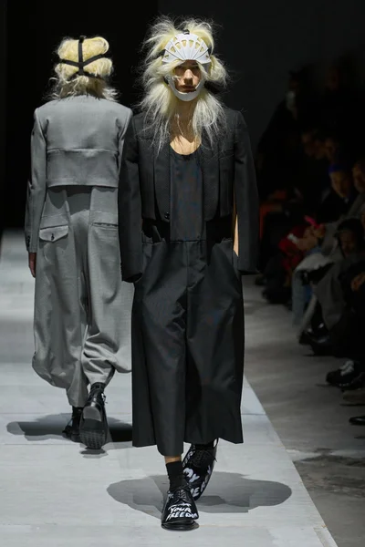Look 7